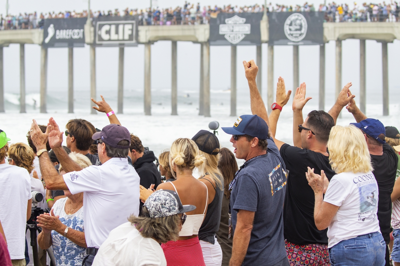 Excited surfing fans gather to watch the 2019 VANS US Open of Surfing at Huntington Beach.&nbsp;&nbsp;&nbsp;© Kenny Morris/WSL