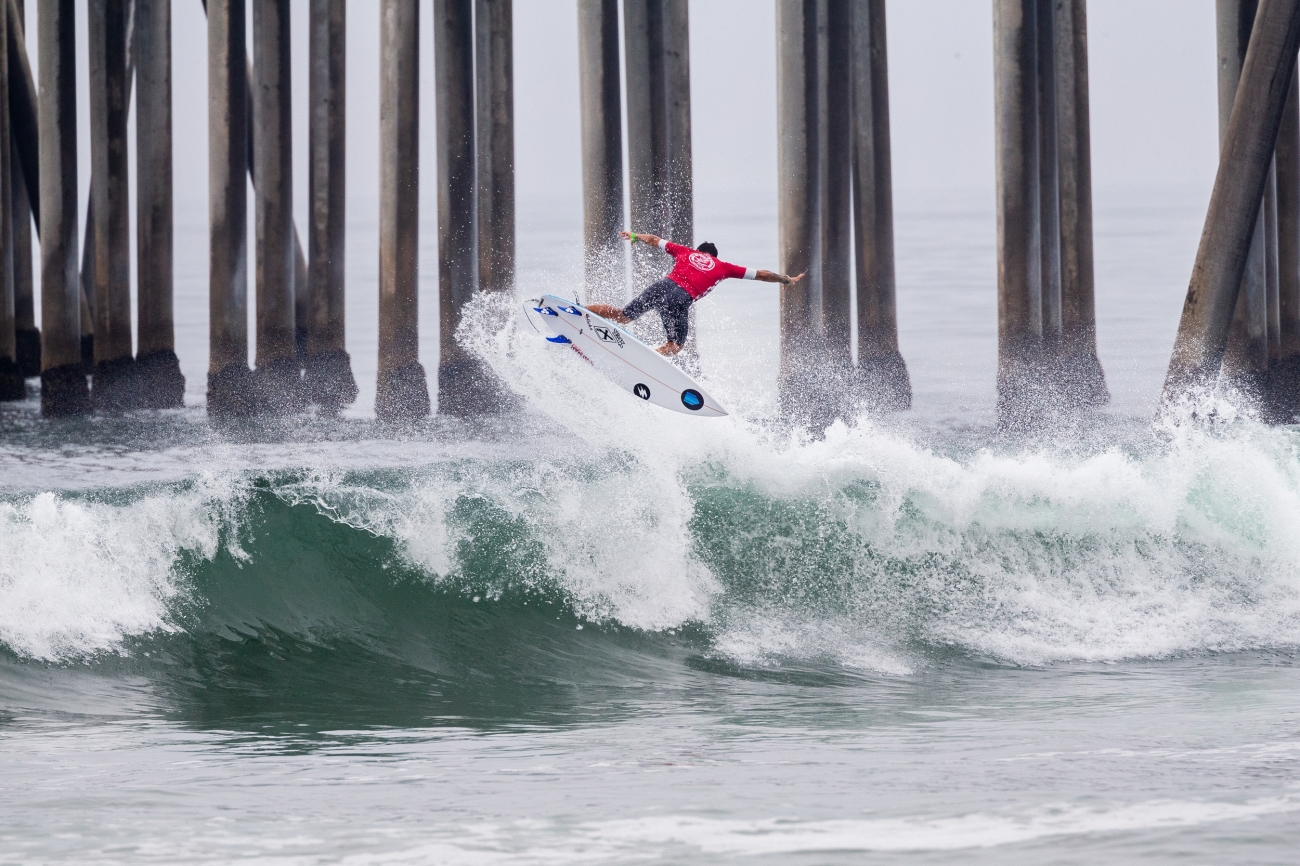 Alex Ribeiro of Brazil advances to the Semifinals of the 2019 VANS US Open of Surfing after winning Quarterfinal Heat 1.&nbsp;&nbsp;&nbsp;© Kenny Morris/WSL
