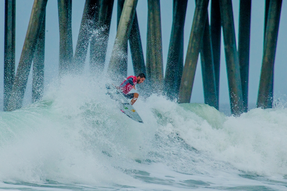 Filipe Toledo.&nbsp;&nbsp;&nbsp;© Michael Lallande