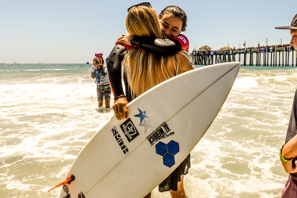Johanne and Bianca hugging.&nbsp;&nbsp;&nbsp;© Brandon Means